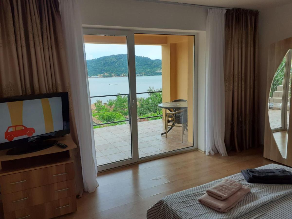 Villa Casa Lui Marc Orşova Esterno foto