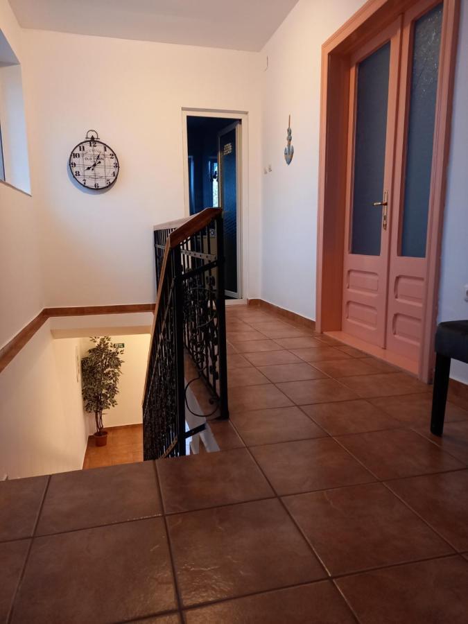 Villa Casa Lui Marc Orşova Esterno foto